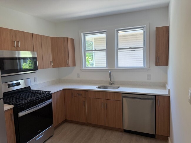 Building Photo - Beautifully Renovated 2-Bedroom, 2-Bathroom Home with Spacious Bonus Attic