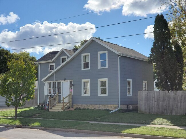 Building Photo - 220 4th Street