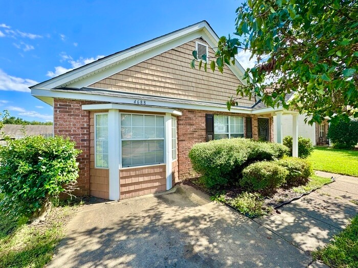 Primary Photo - 4688 Northwood Hills Dr