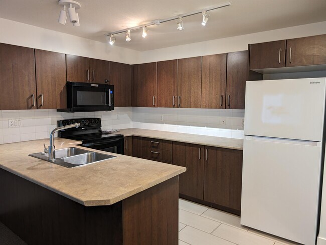 Photo du bâtiment - 45561 Yale Rd