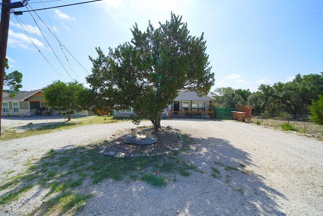 Building Photo - Cozy and Quaint Home Now Available in Cany...