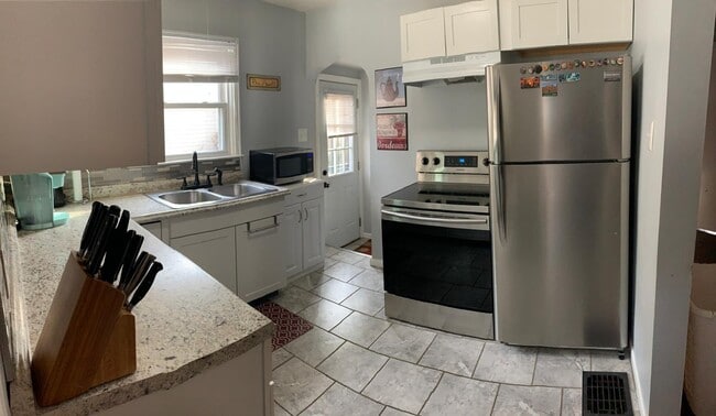 Building Photo - 5156 Ralston Ave