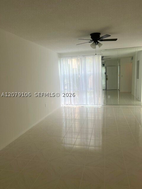 Foto del edificio - 17560 Atlantic Blvd