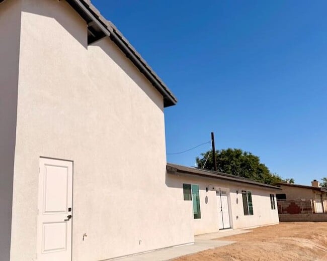 Building Photo - Live Oak Hesperia