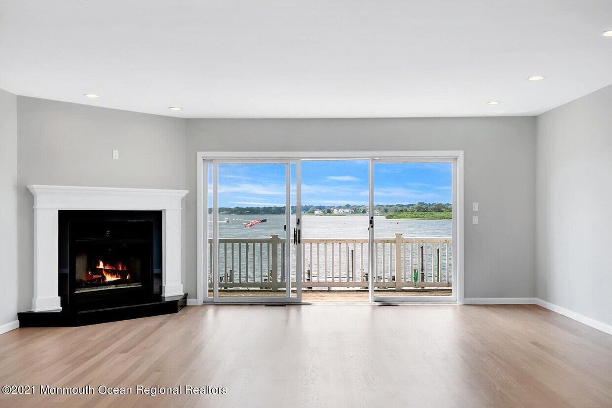 Primary Photo - 1332 Ocean Ave