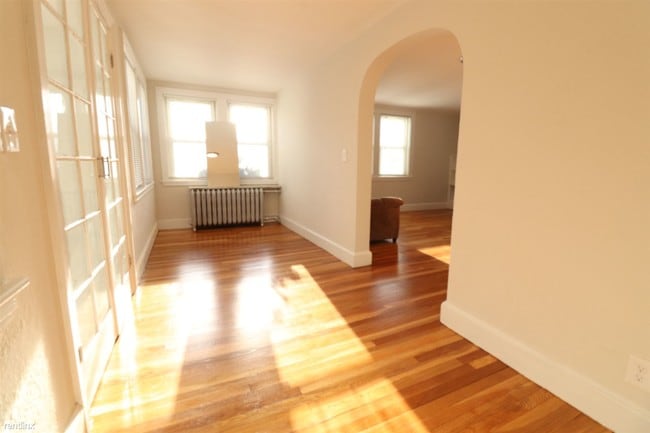 Building Photo - 2 br, 1 bath  - 12 Lowell St # 1A