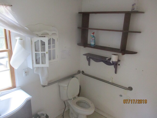 Building Photo - 192 Hartford Rd