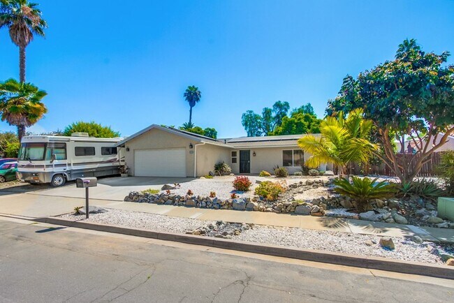 Foto del edificio - Beautiful 3 Bedroom + Den Home in the Foot...