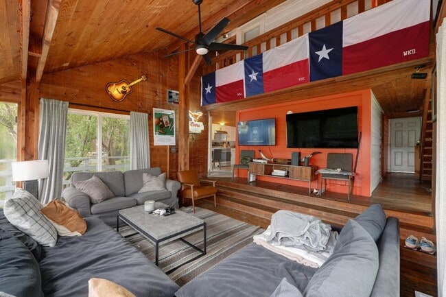 Building Photo - 1902 David St