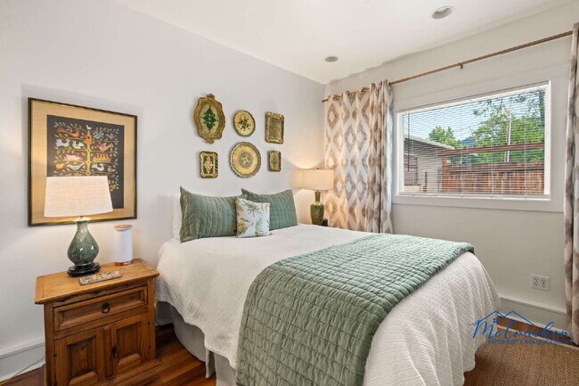 Foto del edificio - Charming Studio with Full Kitchen in Ashland