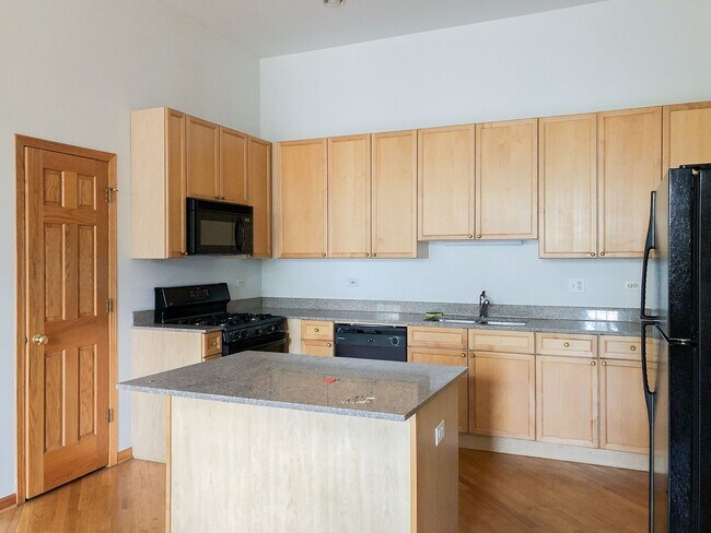 Foto del edificio - 2535 N Southport Ave