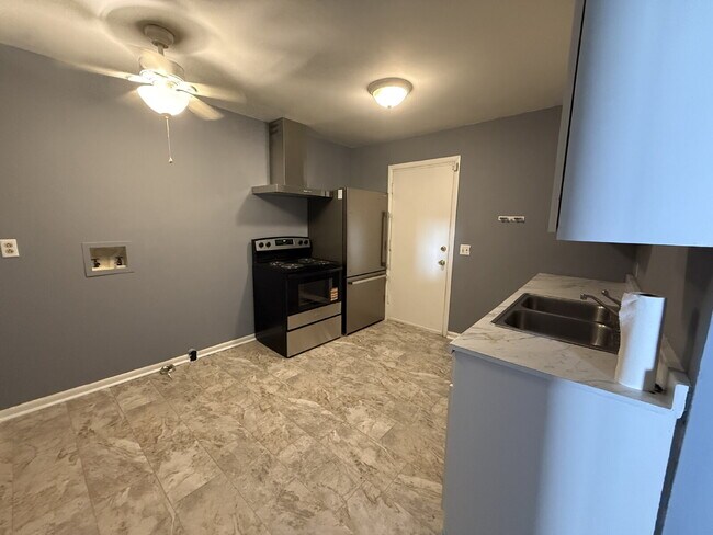 Foto del edificio - Newly Renovated 2-Bedroom Near Downtown Nashville