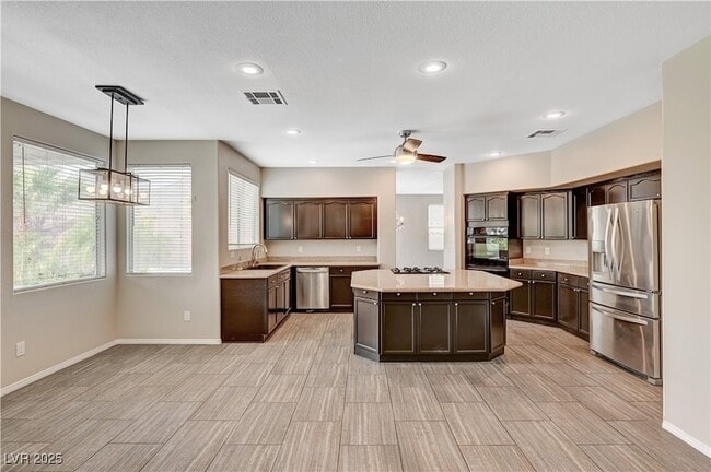 Building Photo - 686 Vortex Ave