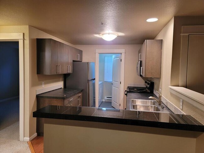 Building Photo - 746 Kirkland Circle F202 - 1