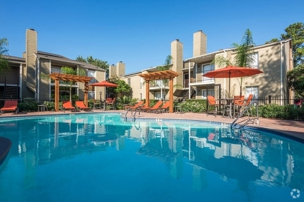 Building Photo - Park at Willowbrook