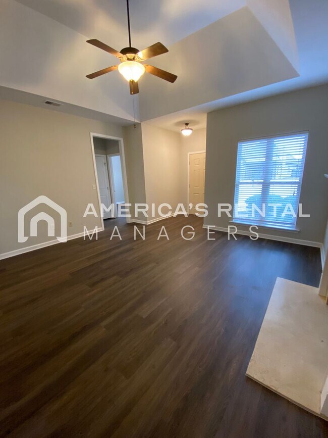 Foto del edificio - Home in Moody!!!