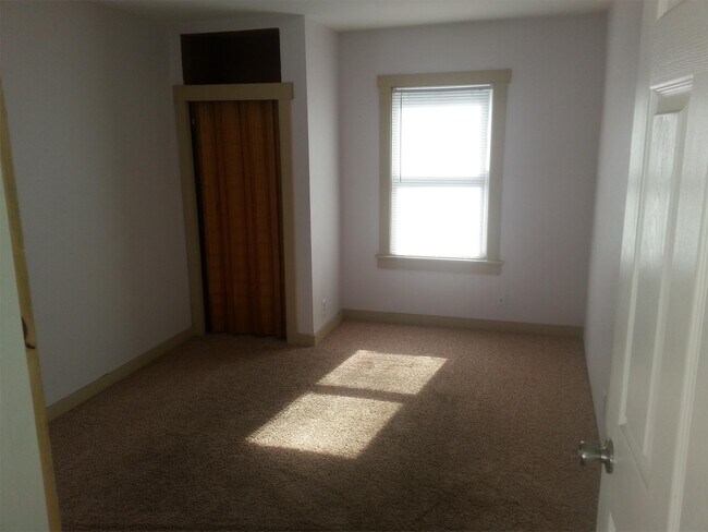 Building Photo - 2215 La Crosse St