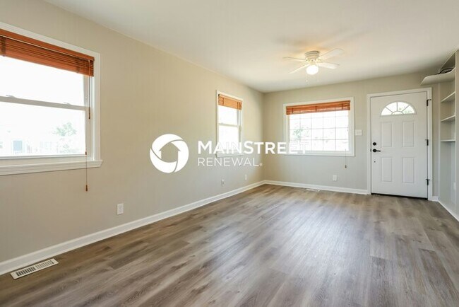 Building Photo - 3 Bedroom Pet-Friendly Home in THORNTON, CO with Main Street Renewal