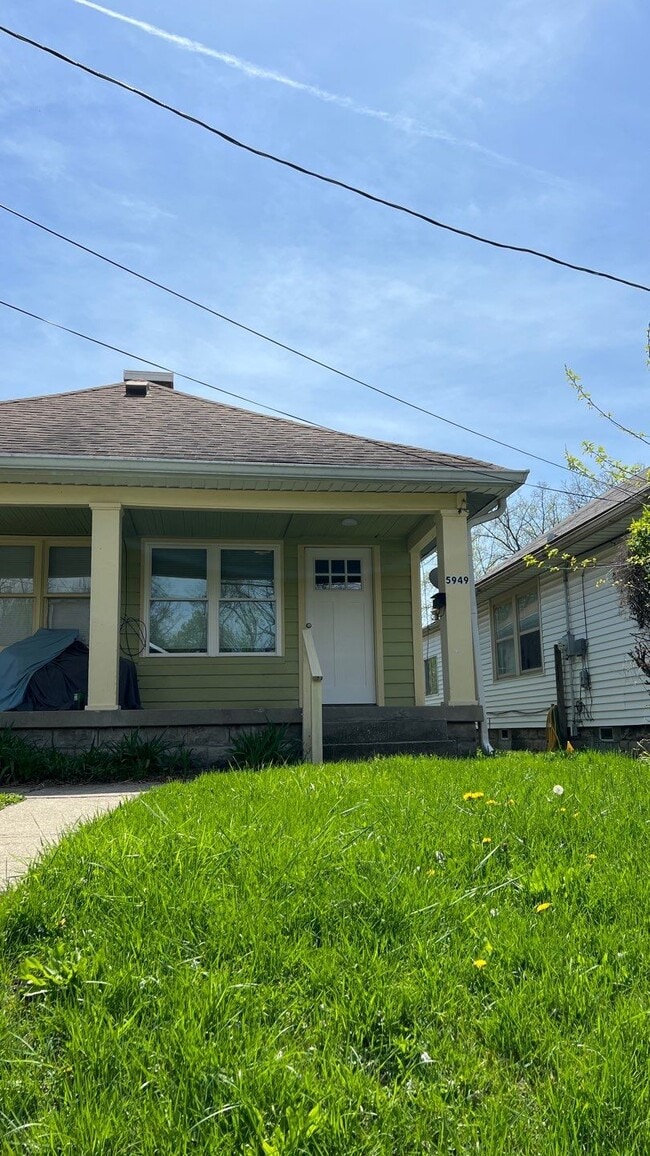 Foto del edificio - 5949 Rawles Ave