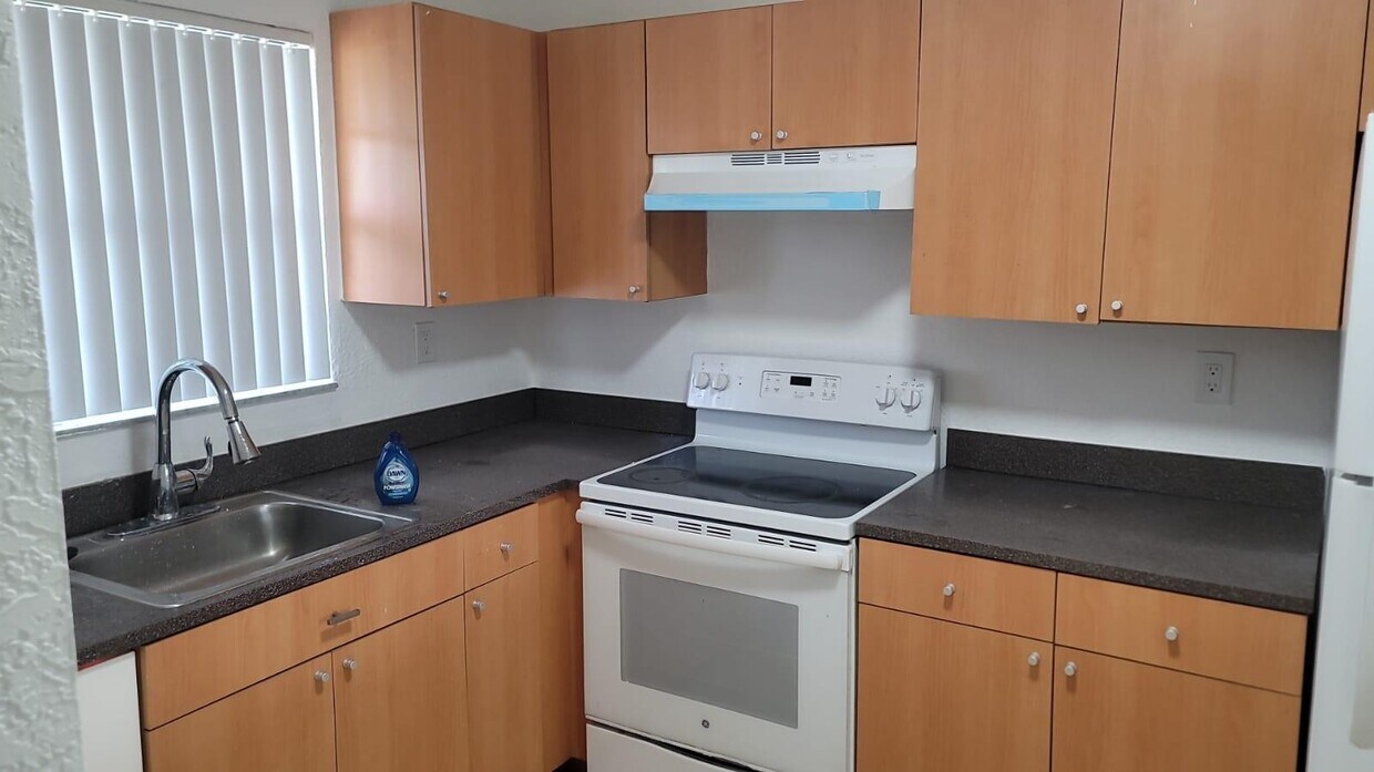 4839 NW 9th Dr Unit 4839, Plantation, FL 33317 Condo for Rent in