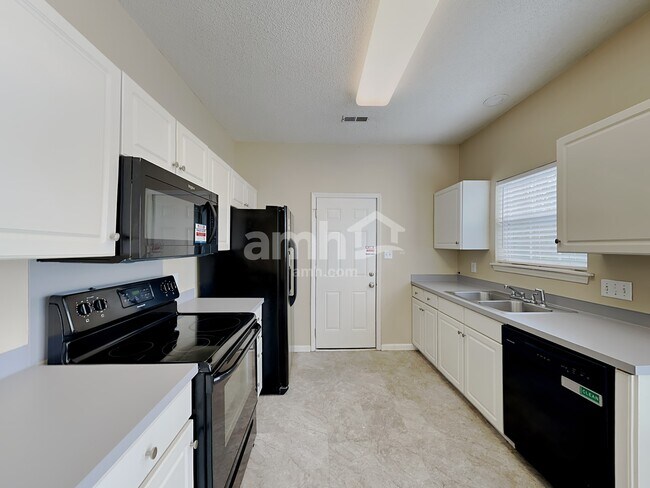 Foto del edificio - 9817 Stephen Thompson Ln