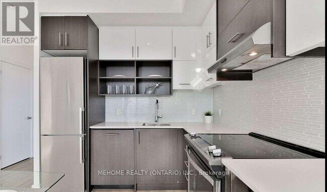 Photo du bâtiment - 128-1128 Fairview Mall Dr