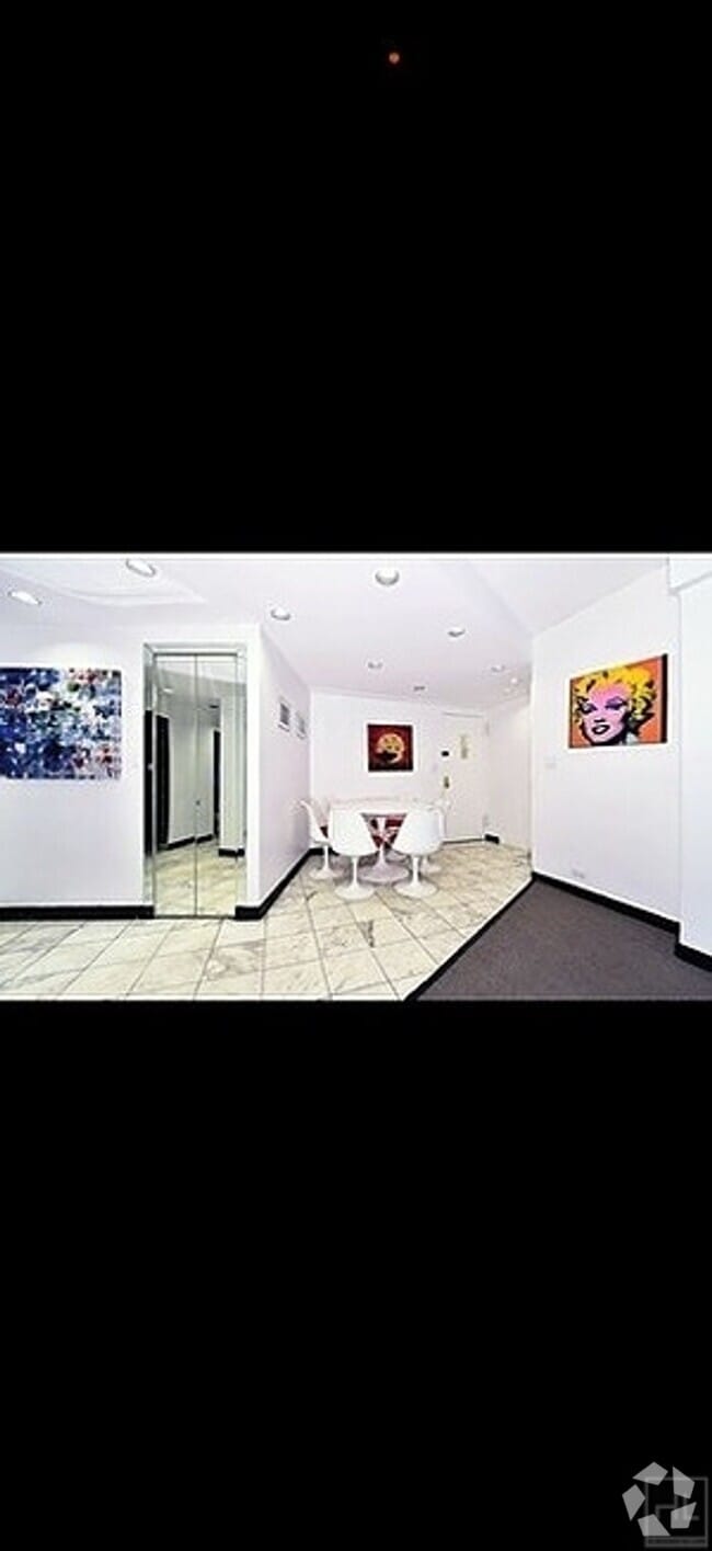 Building Photo - E 47 st