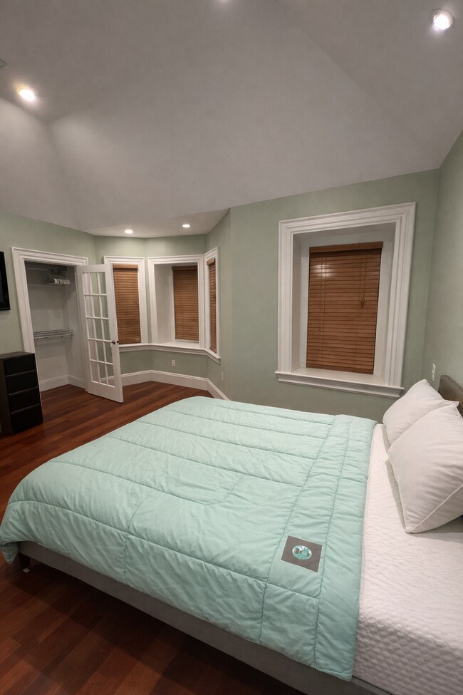 Building Photo - 21 Worthington St