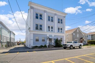 Building Photo - 117 Mechanic St