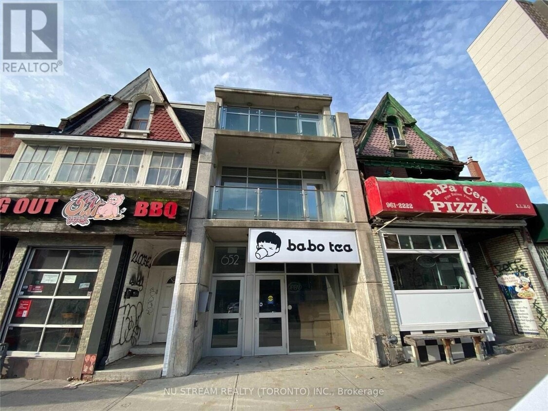 Primary Photo - 652-652 Spadina Ave.