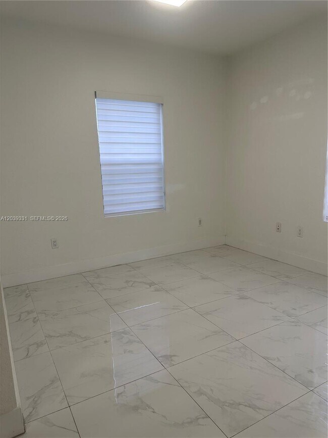 Foto del edificio - 6410 SW 139th Avenue Rd