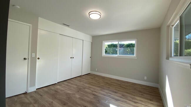 Foto del edificio - 3005 Blucher Valley Rd