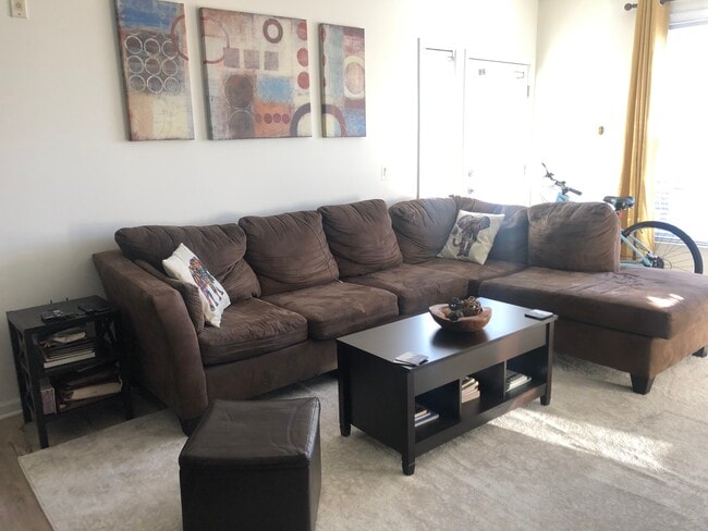 Sala de estar - 3810 Lightfoot St