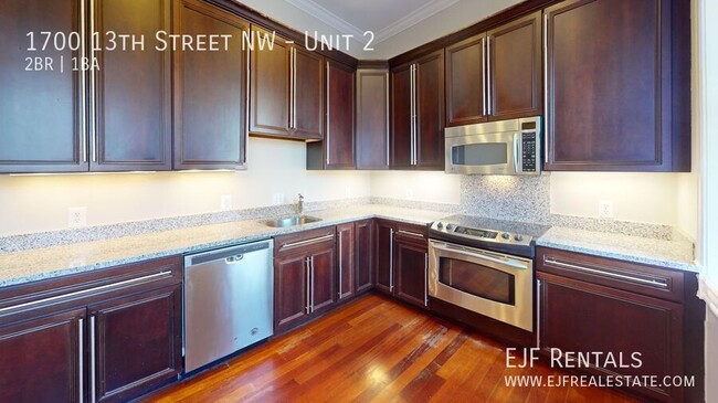 Foto del edificio - Logan Circle Two Bedroom/One Bathroom In D...