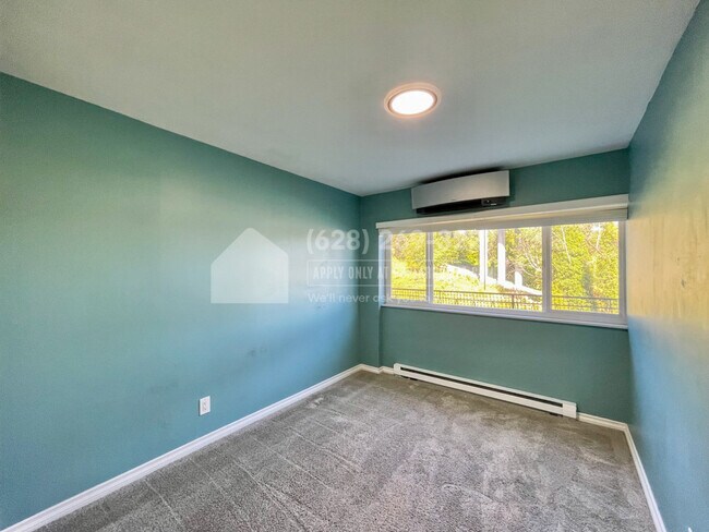 Building Photo - 2524 Boyer Ave E