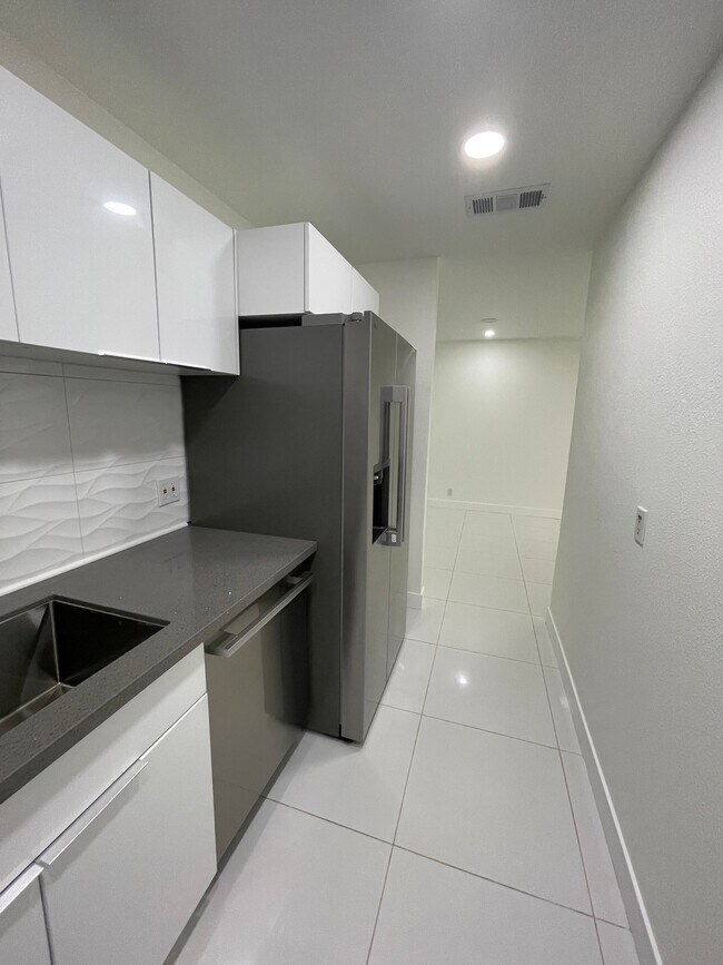 Foto del edificio - 420 N Villa Ct