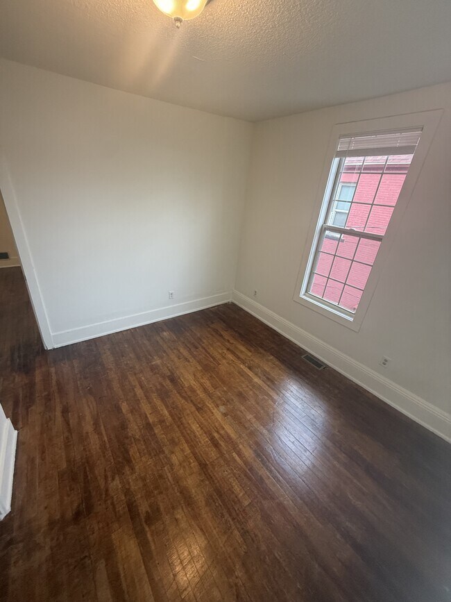 Foto del edificio - 973 Payne Ave