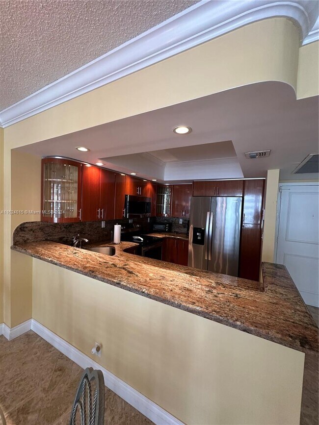 Building Photo - 2030 S Ocean Dr