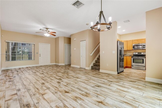 Building Photo - 7627 E Stonecreek Cir