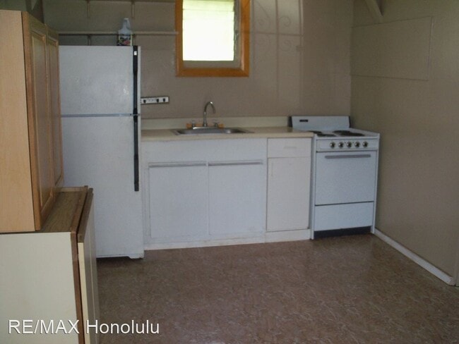 Building Photo - 1 br, 1 bath House - 92-350B Farrington Hwy