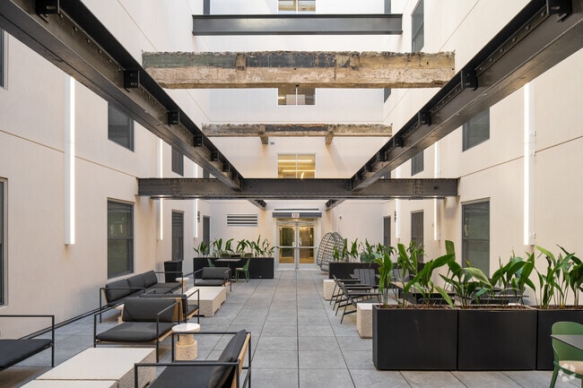 Court Yard - Market Lofts on Third