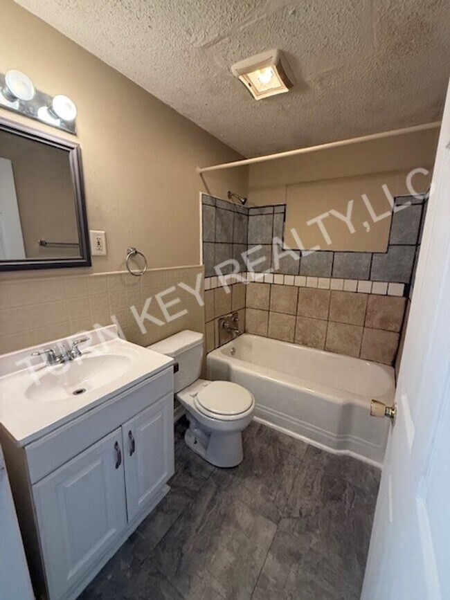 Foto del edificio - Home for rent in Forestdale **Accepts Section 8**