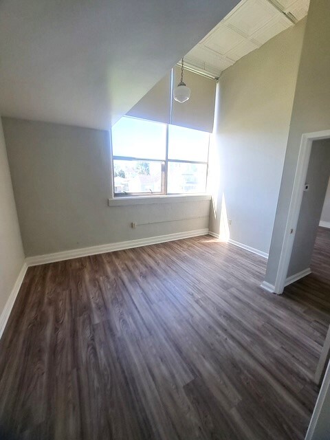 Foto del edificio - 316 W Walnut St