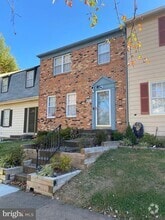 Building Photo - 8207 Stationhouse Ct