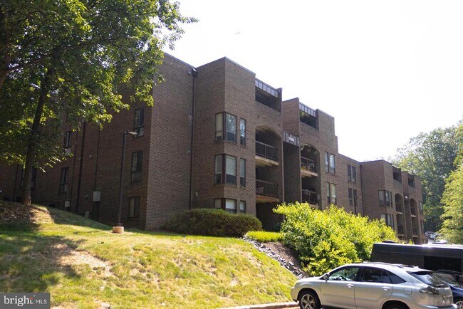 Foto del edificio - 11240 Chestnut Grove Square