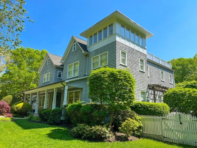 Foto del edificio - 118 Water Mill Towd Rd