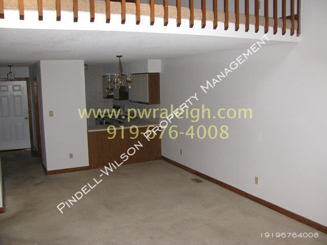 Building Photo - Top of the Pines Spacious Townhome