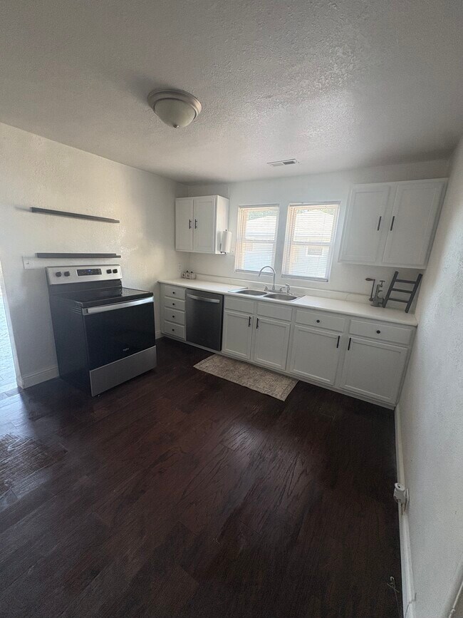 Foto del edificio - 1135 25th Ln