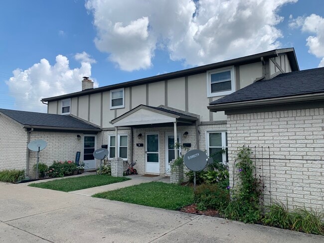 Building Photo - 28838 Pardo St