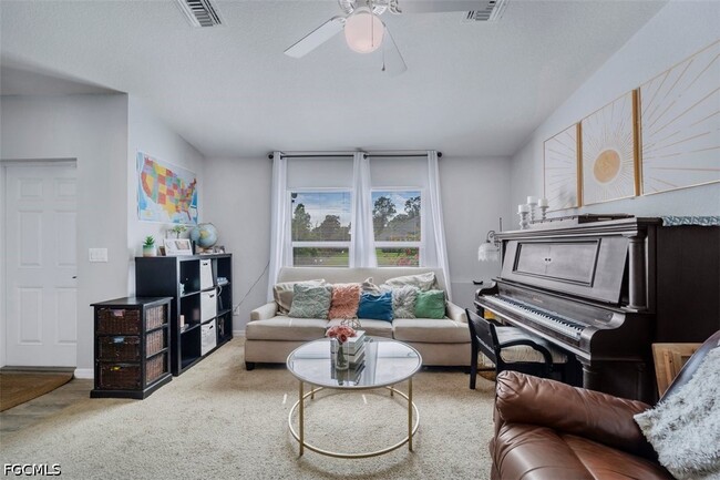 Building Photo - 5013 SE Tradewinds Cir